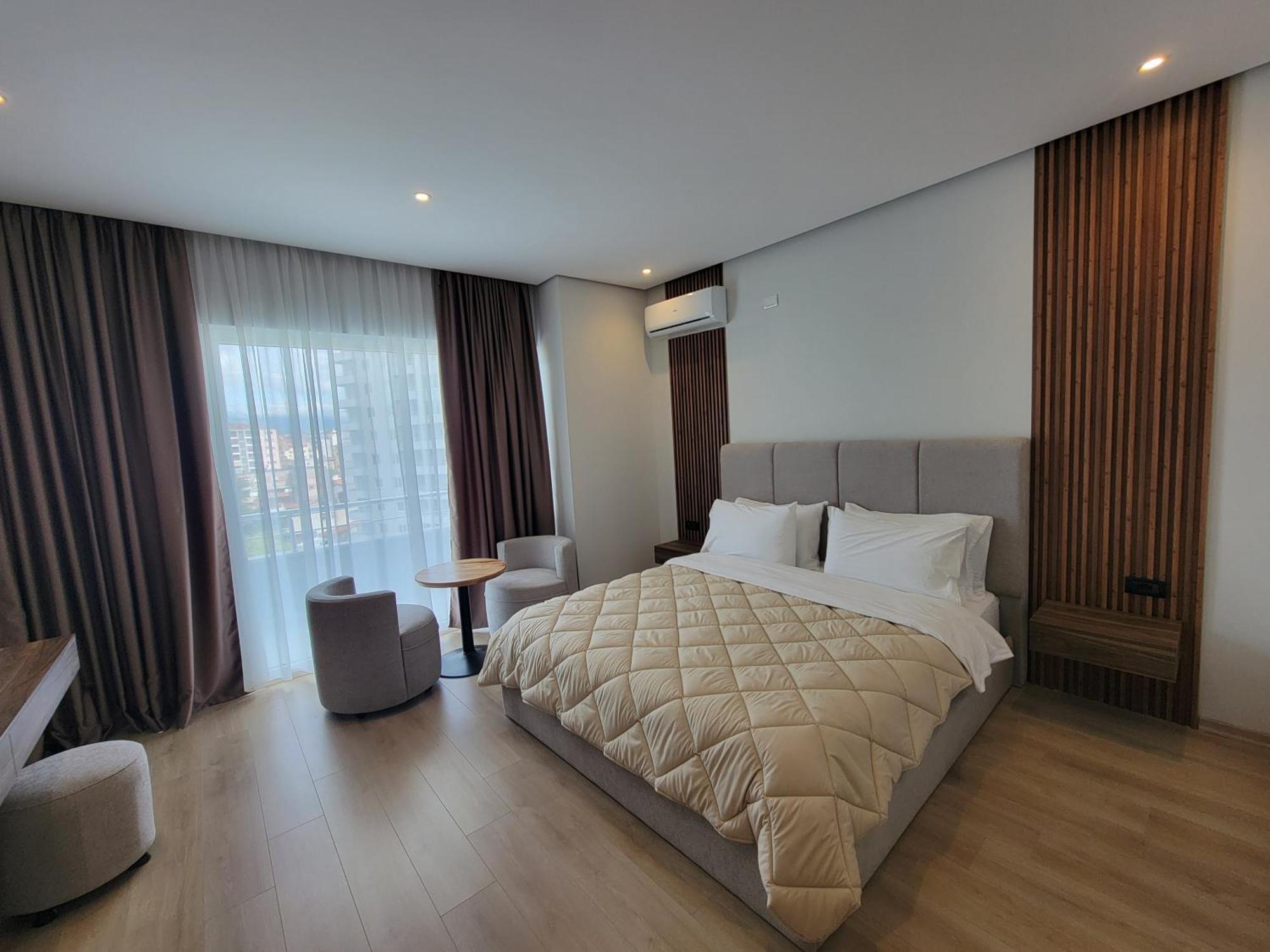 Hotel Enkelana 4*