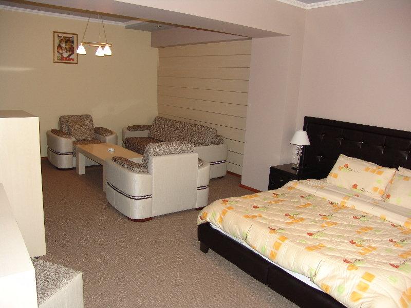 Enkelana Hotel 4*