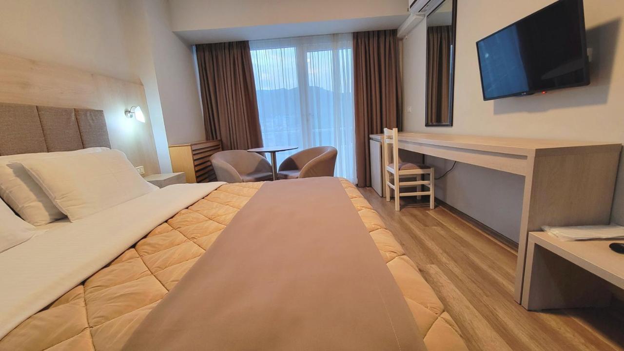 Hotel Enkelana 4*
