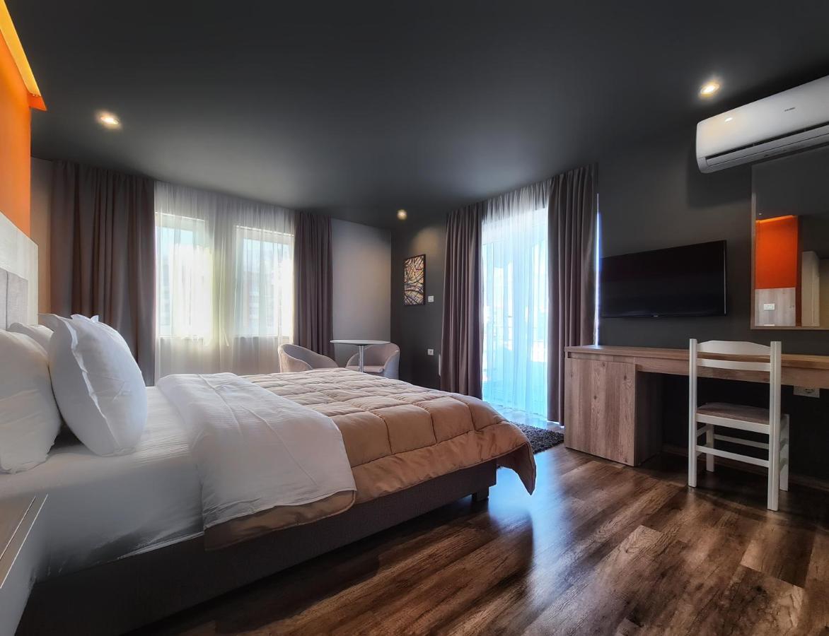Hotel Enkelana 4*