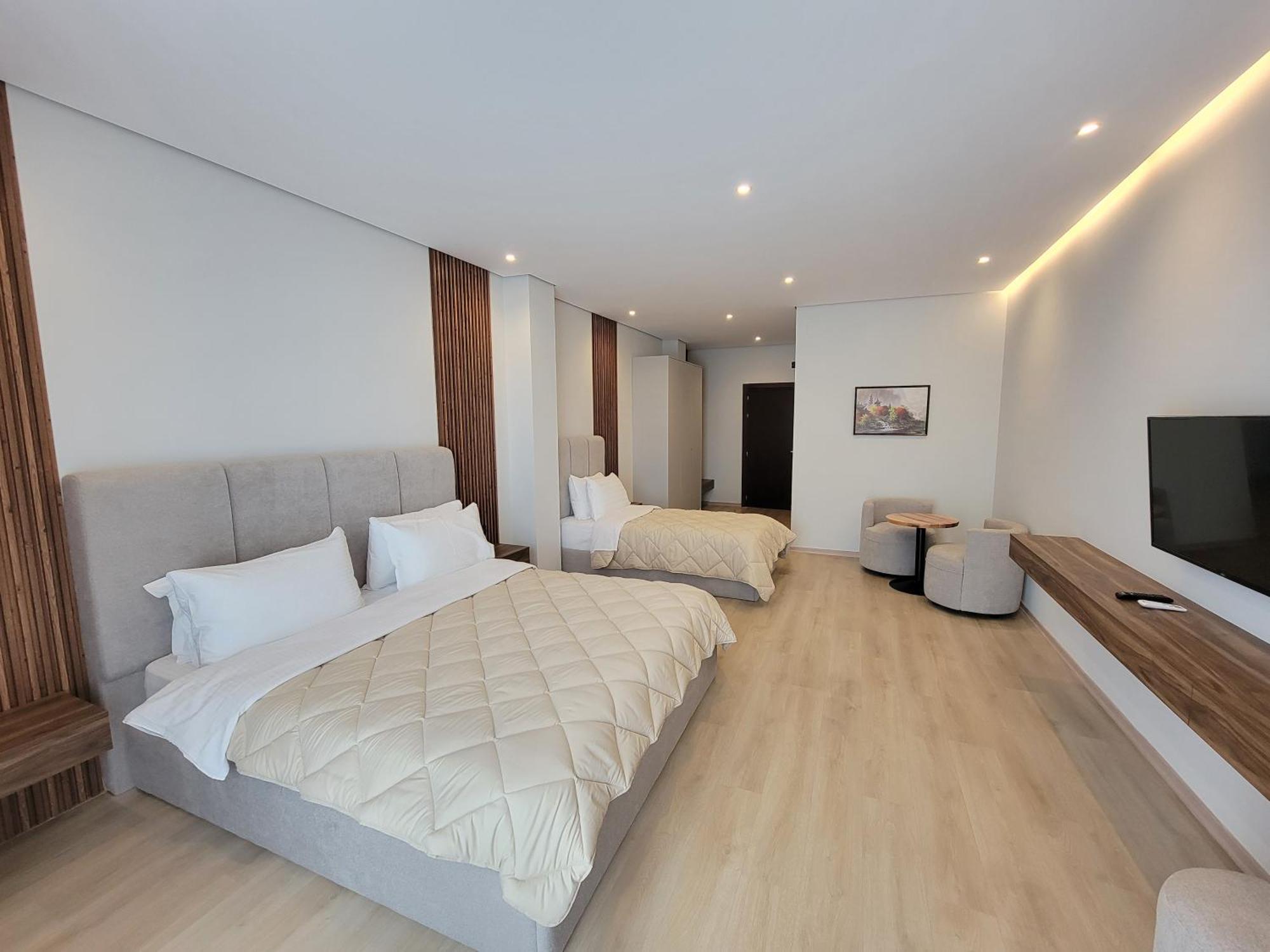 Hotel Enkelana 4*