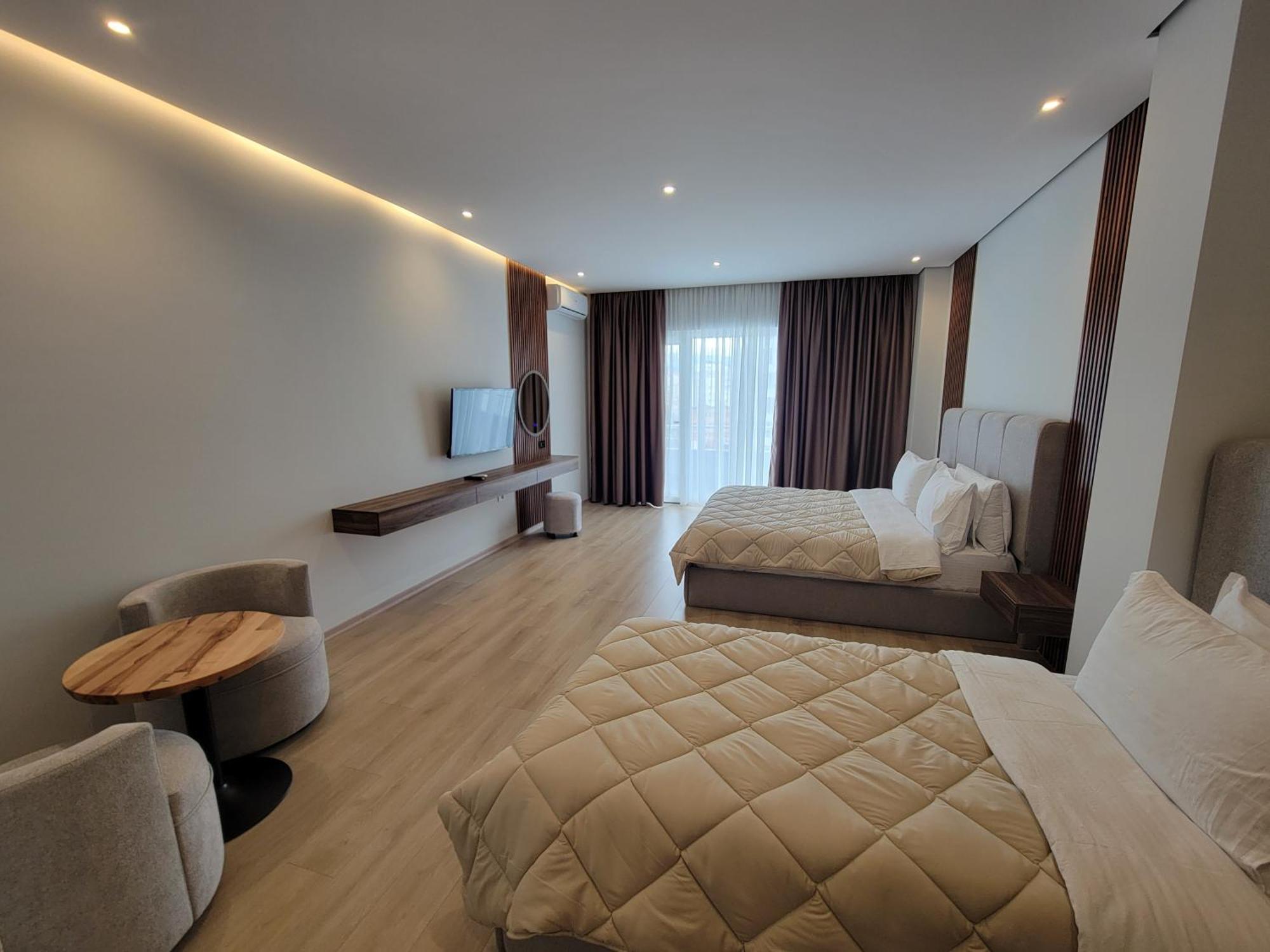 Enkelana Hotel