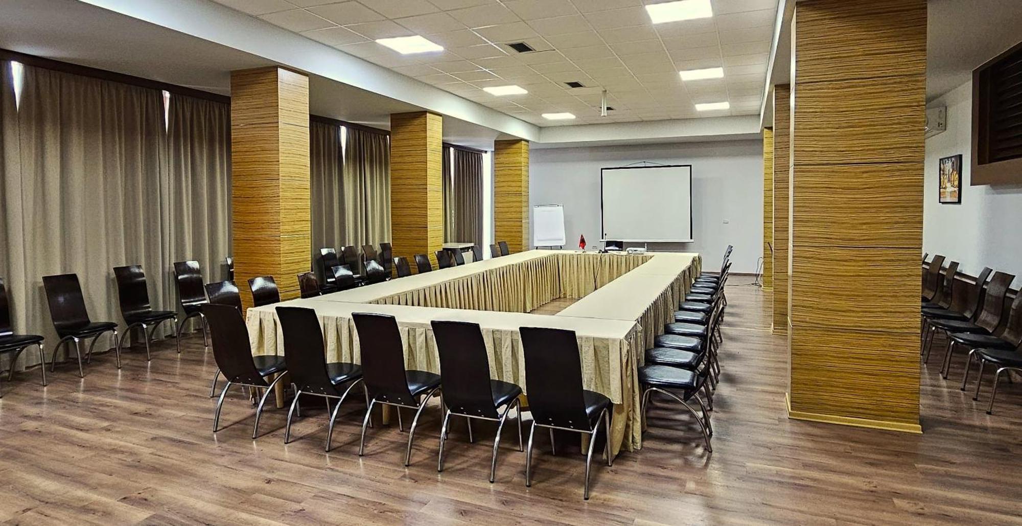 Hotel Enkelana 4*